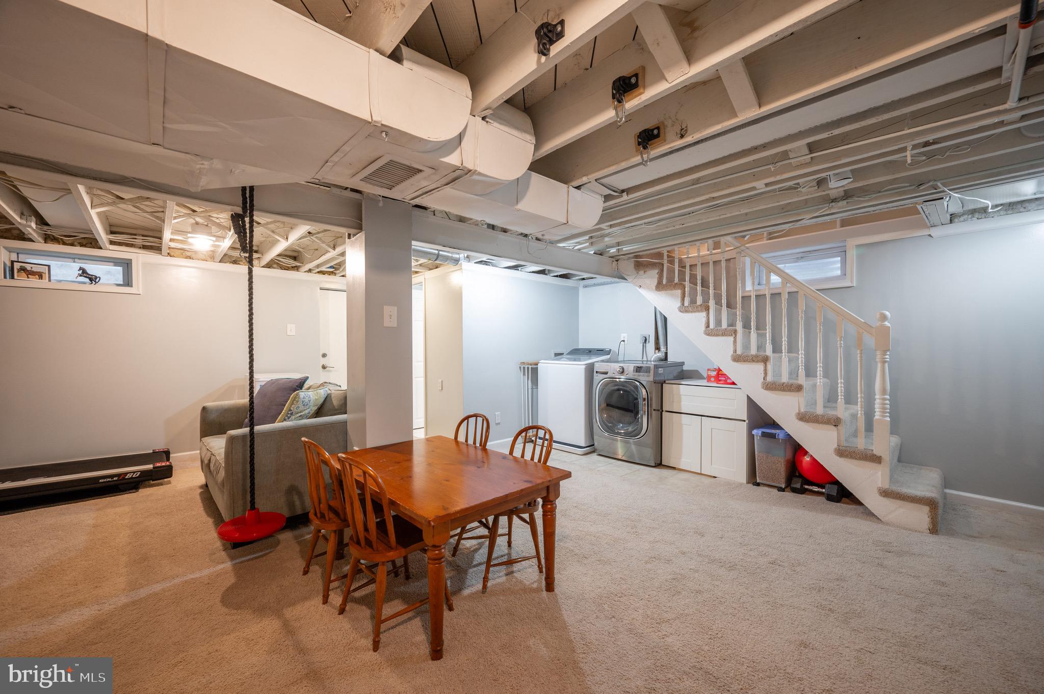 206 Uhler Ter W