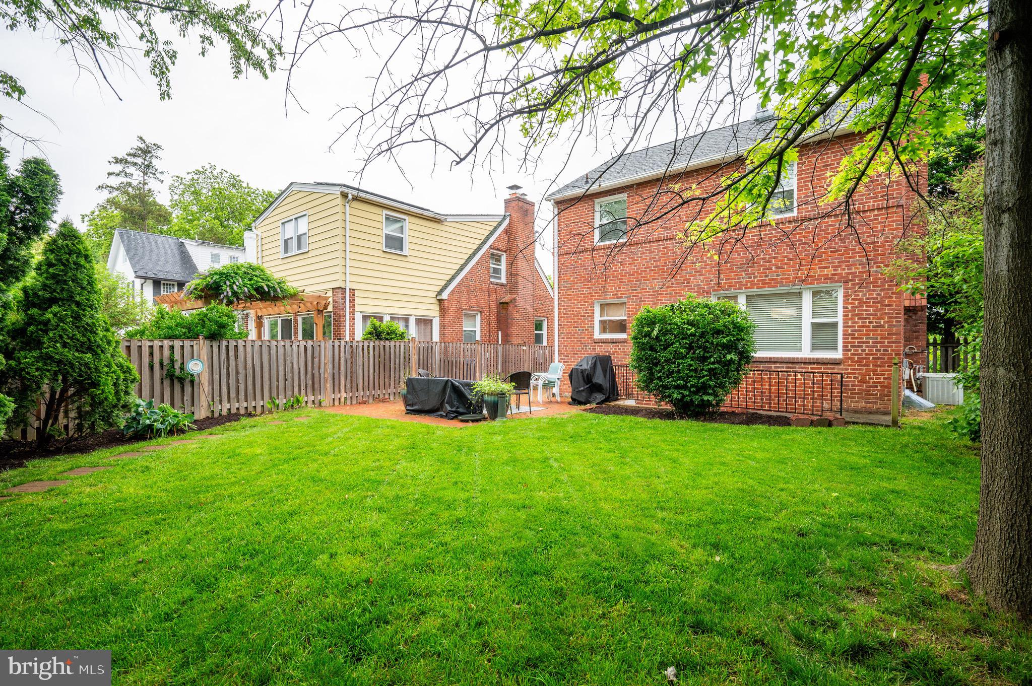 206 Uhler Ter W