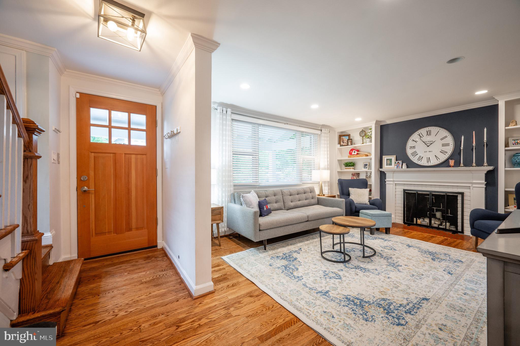 206 Uhler Ter W