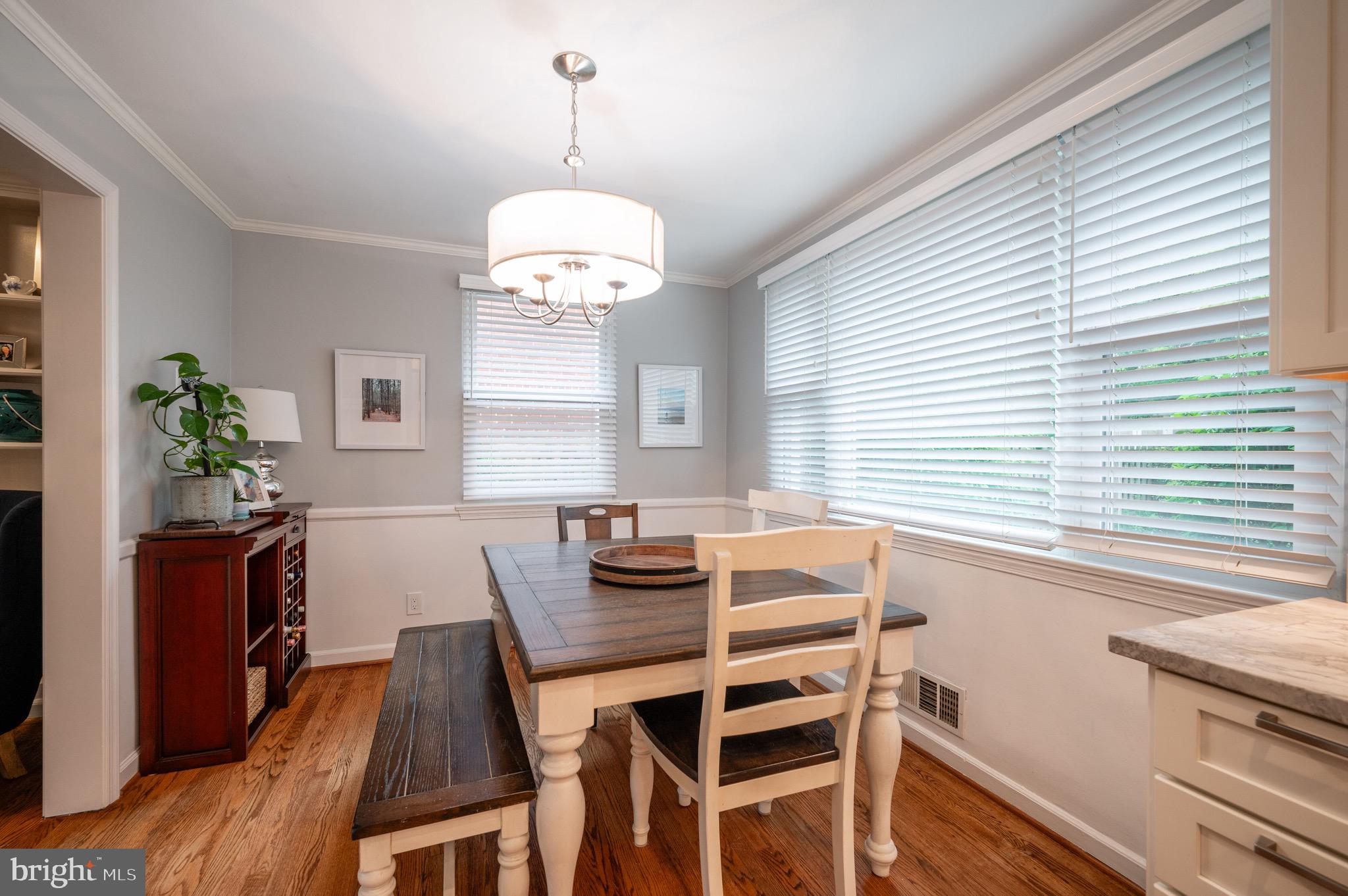 206 Uhler Ter W