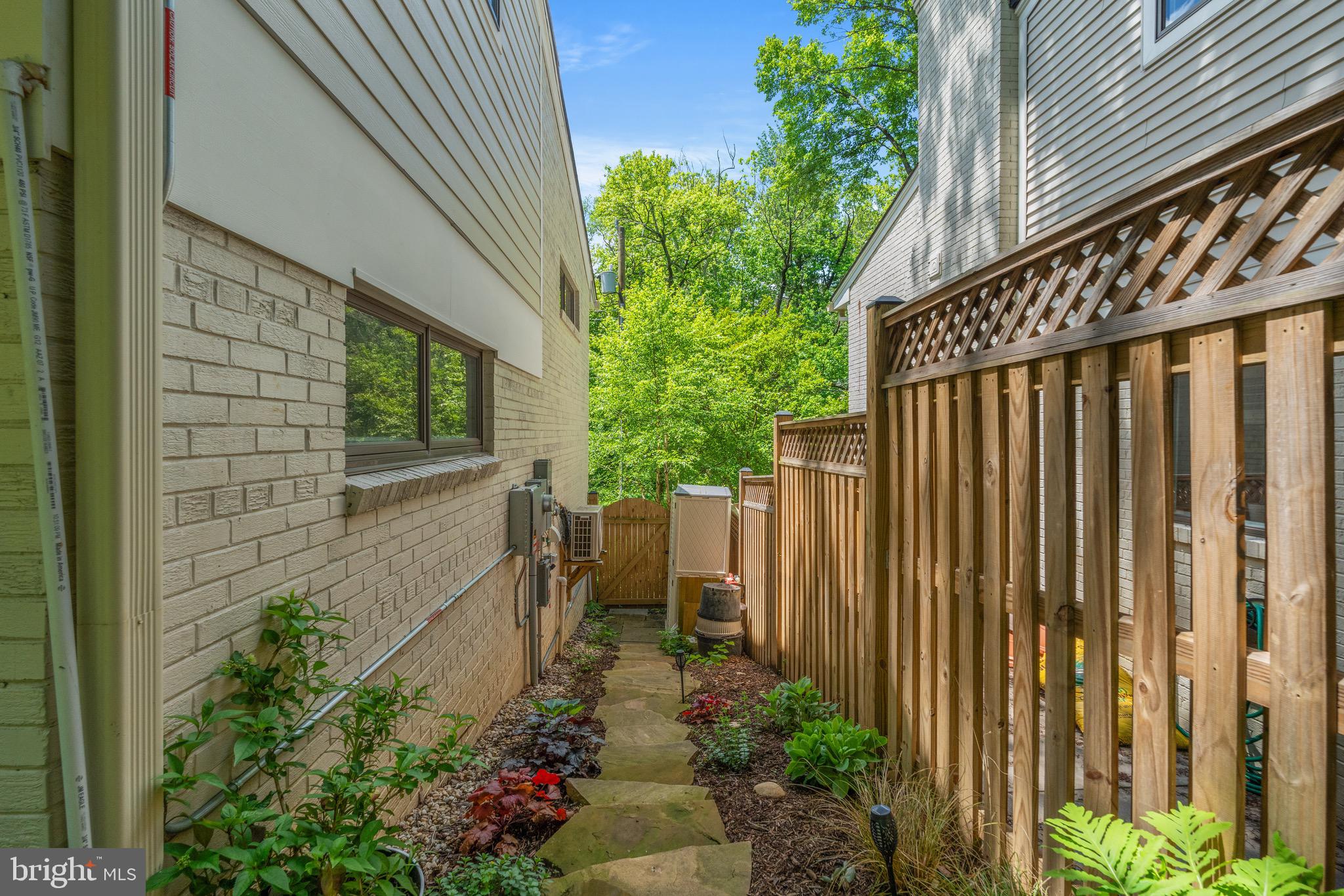 815 E Timber Branch Pkwy