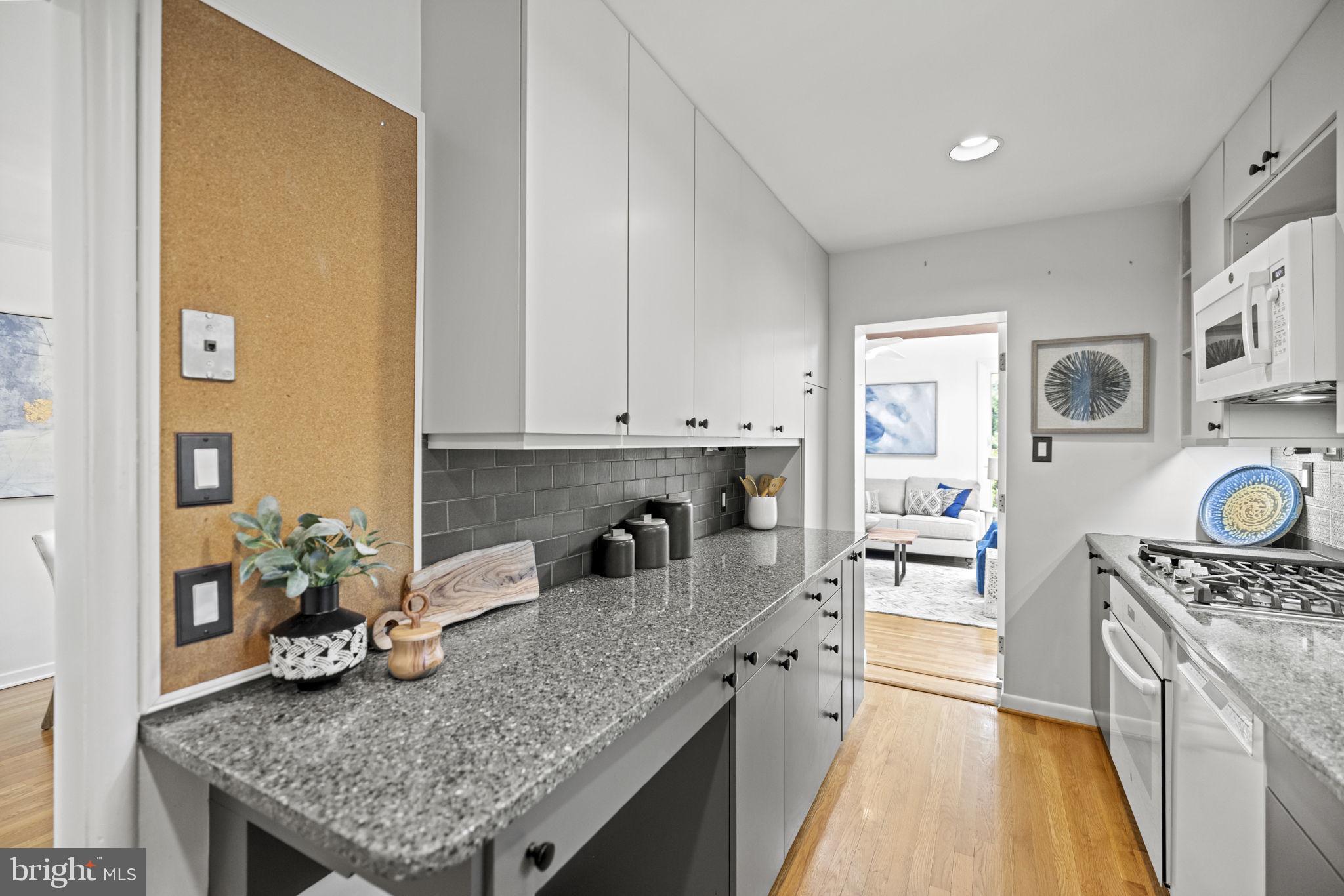 433 Argyle Dr