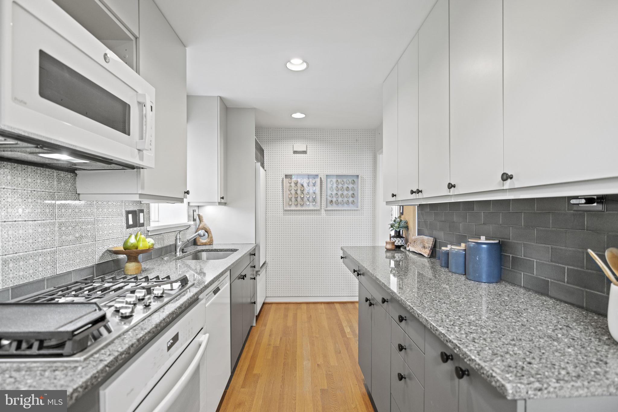 433 Argyle Dr