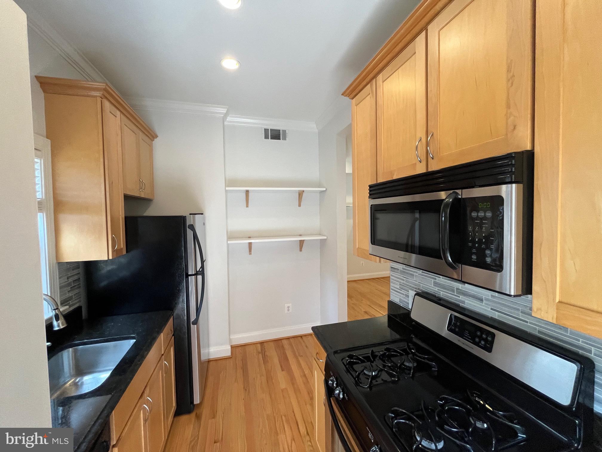 409 E Raymond Ave #4