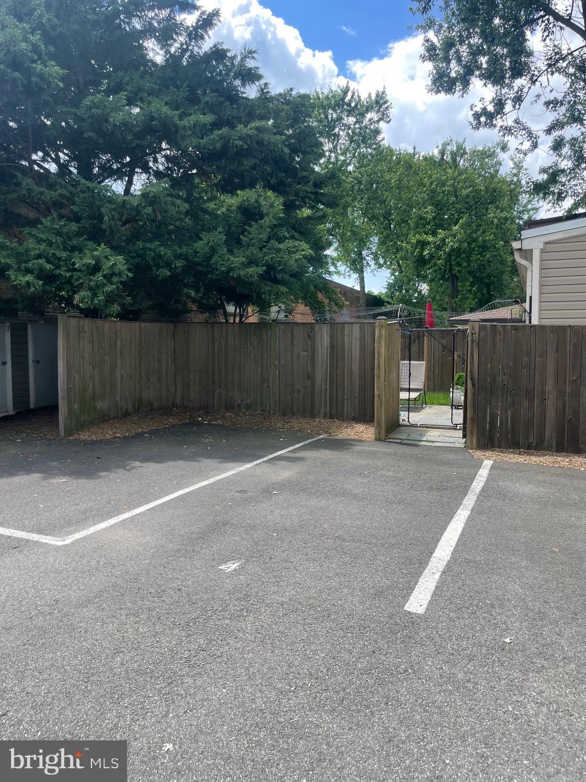 409 E Raymond Ave #4