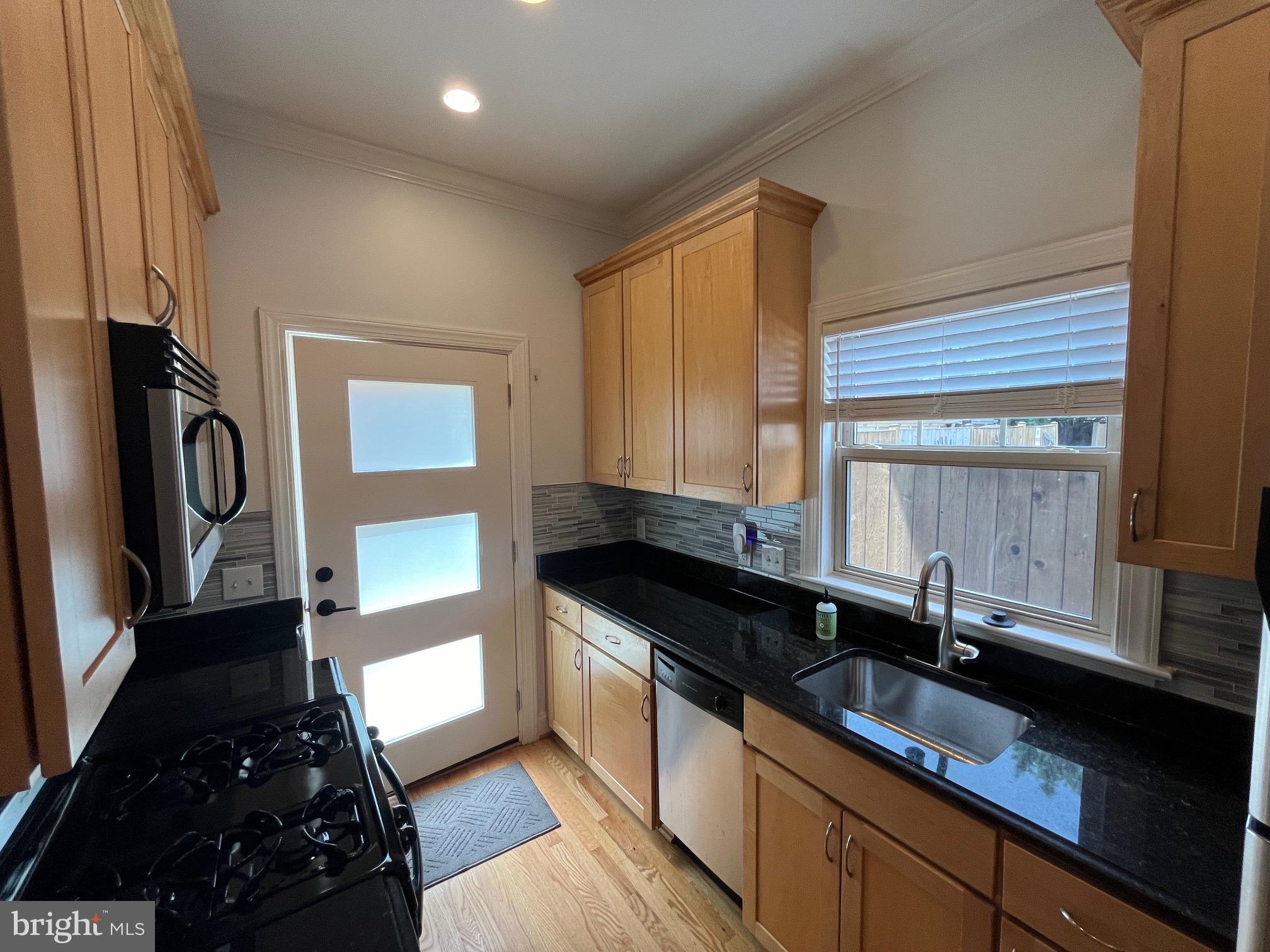 409 E Raymond Ave #4