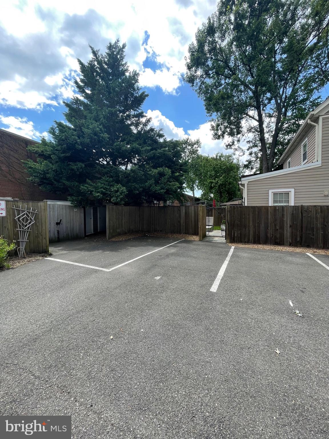 409 E Raymond Ave #4