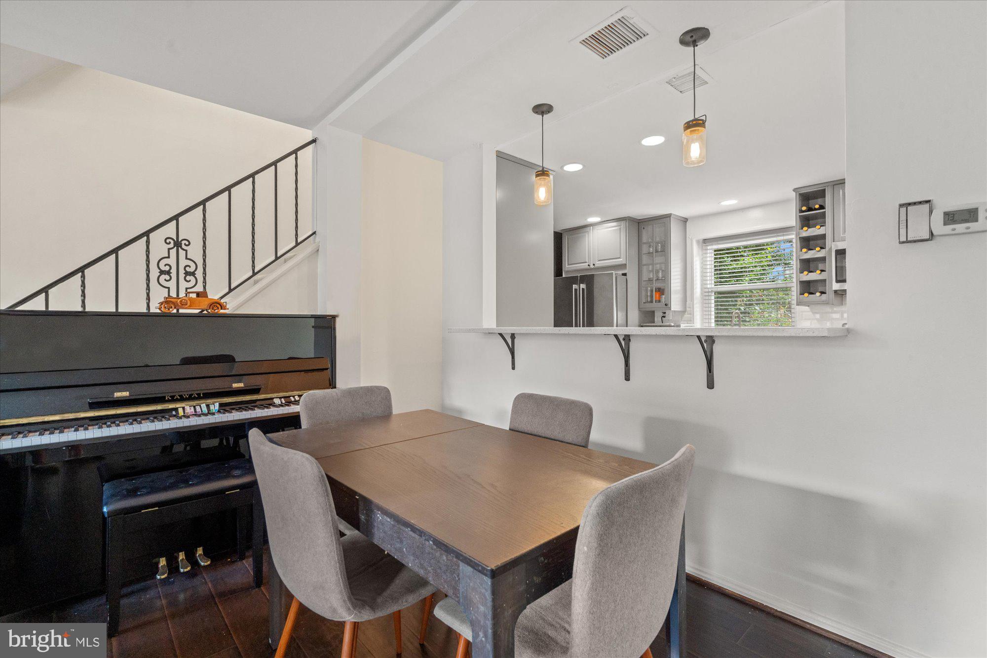 3 Ancell St