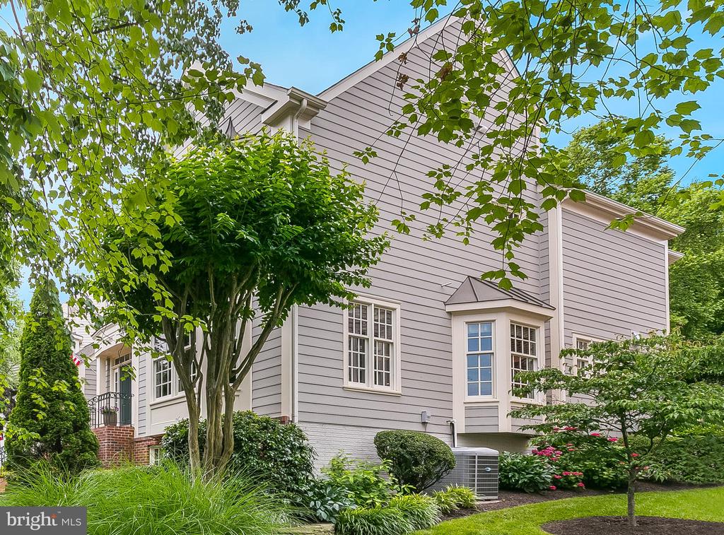1207 Dartmouth Rd