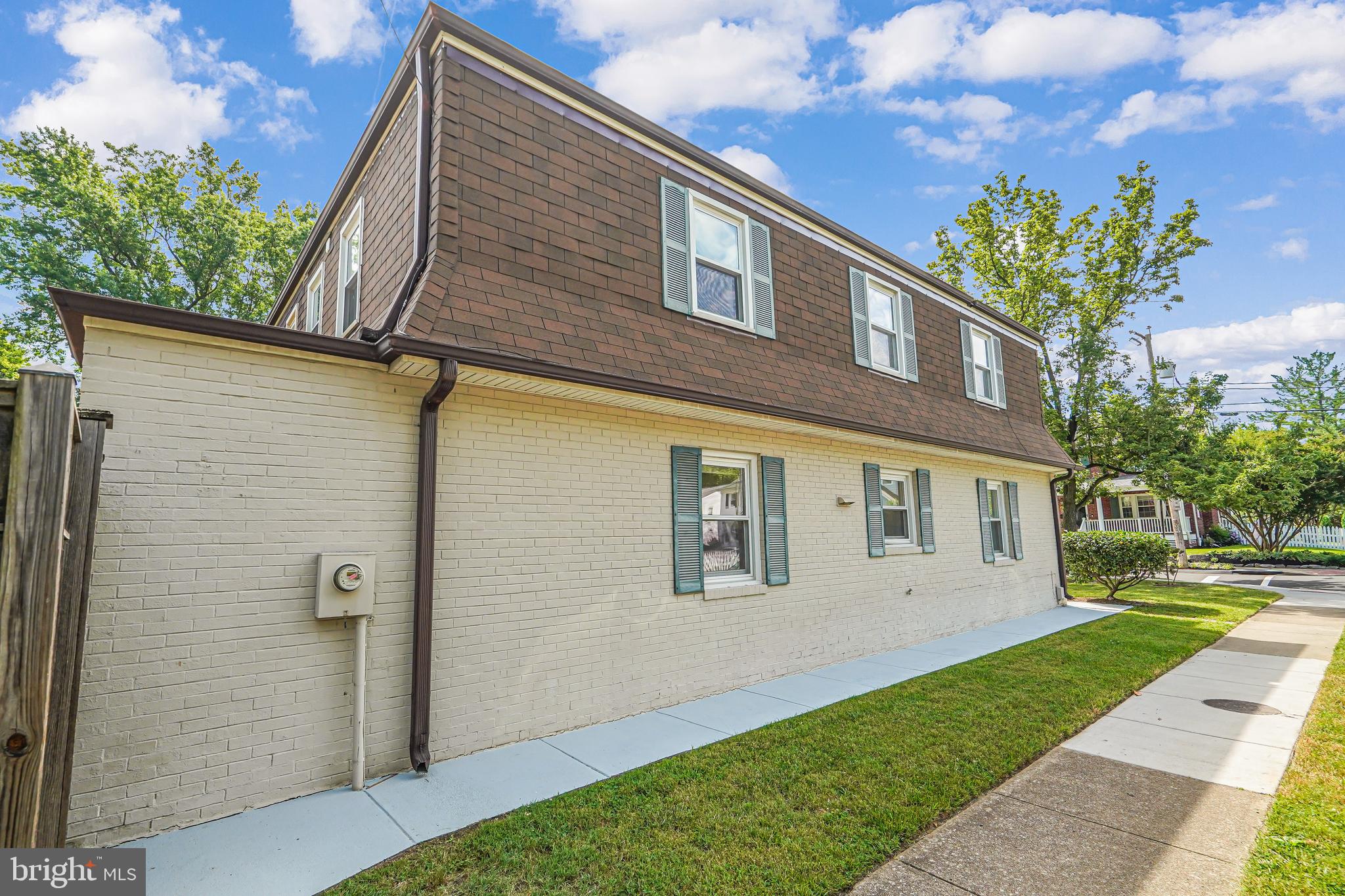100 E Howell Ave #B
