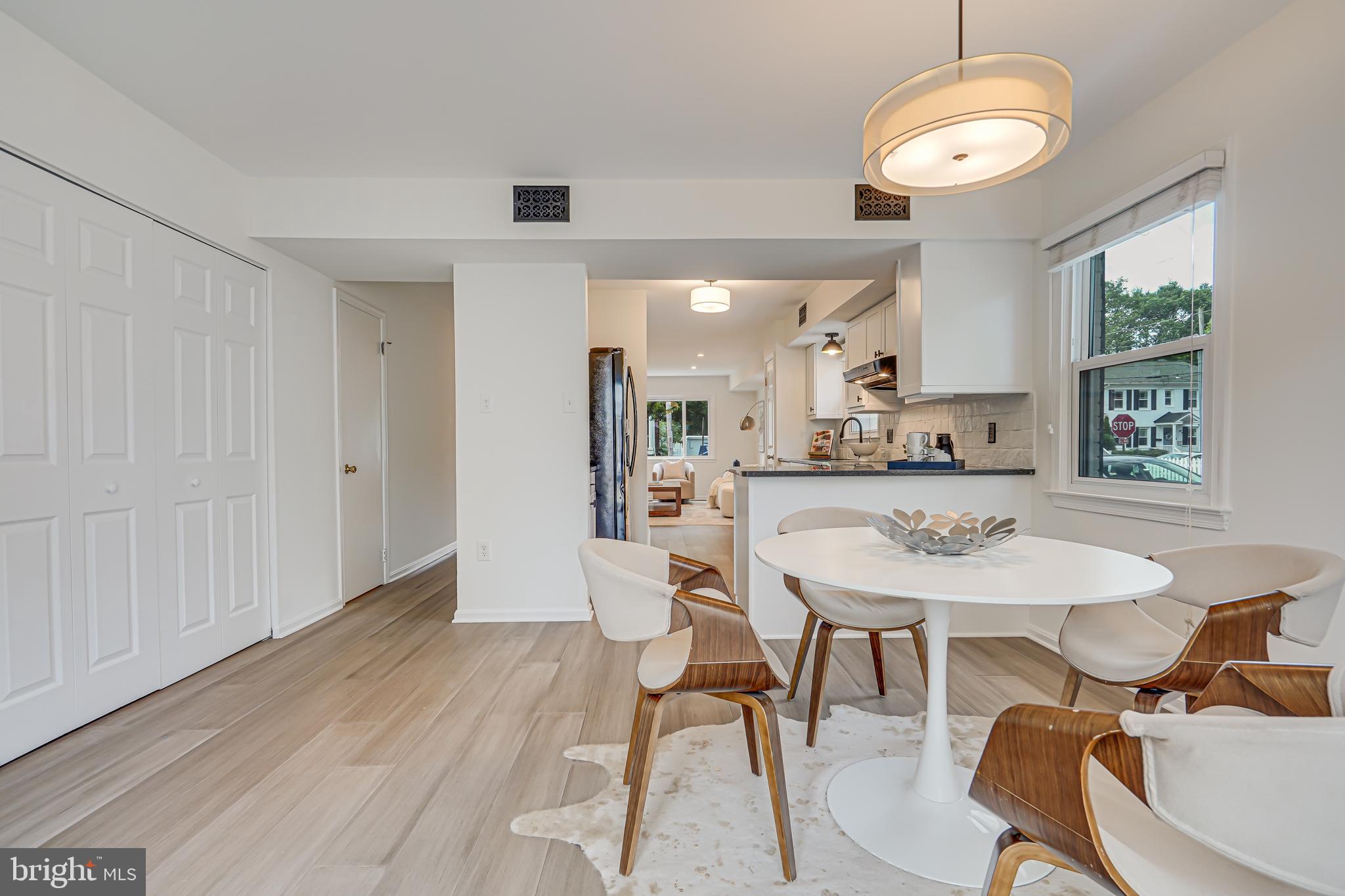100 E Howell Ave #B