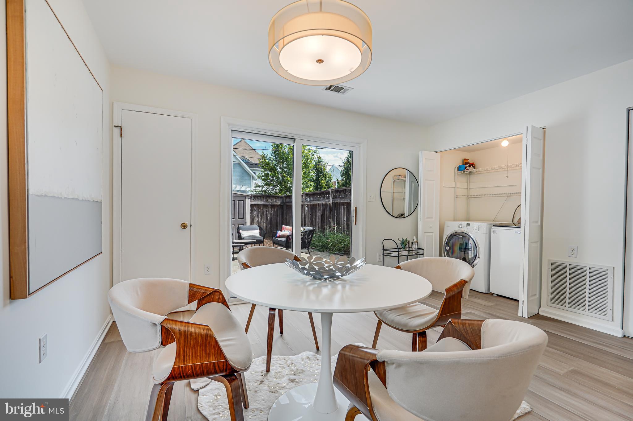 100 E Howell Ave #B