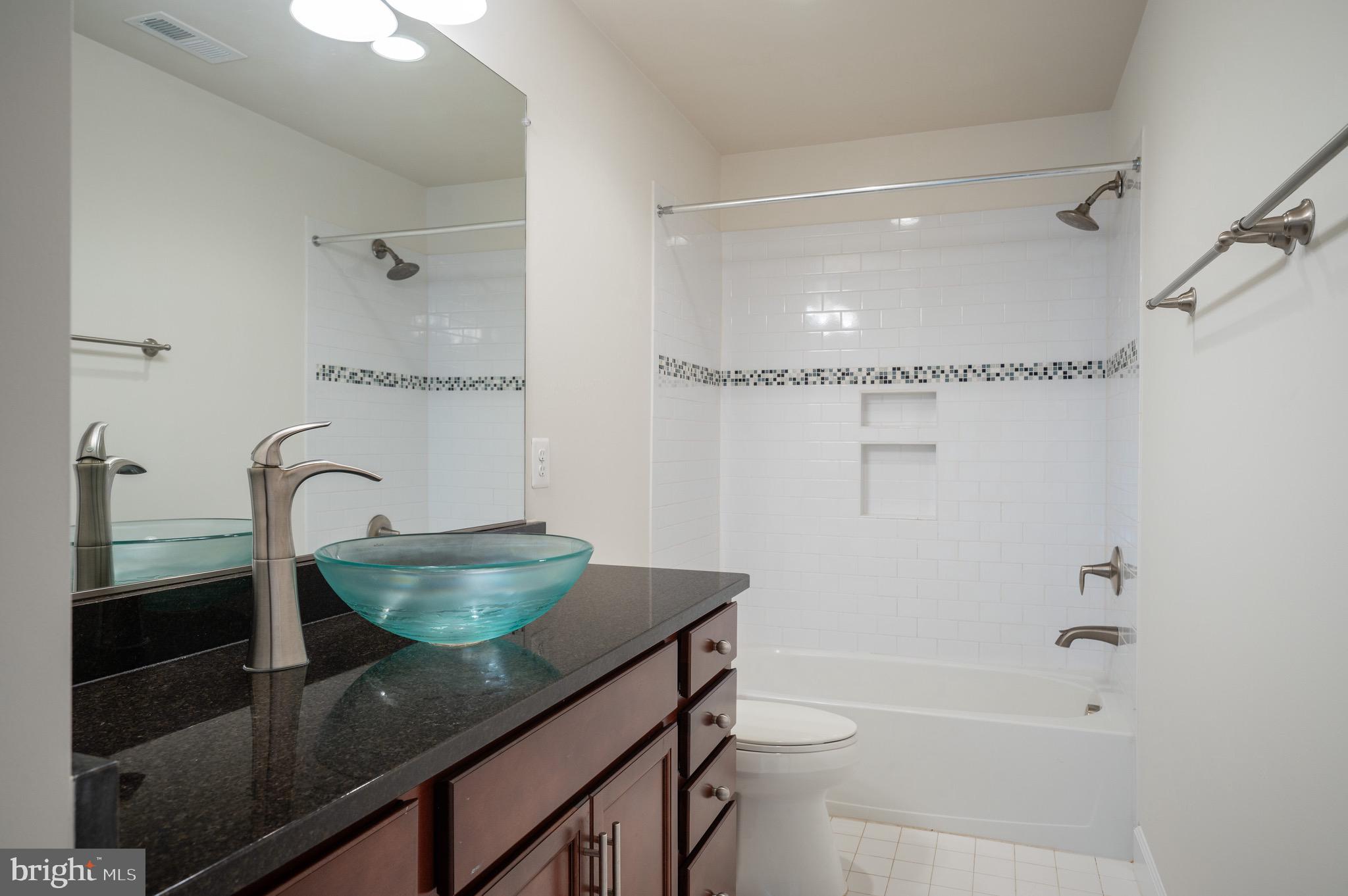 419 E CUSTIS AVE