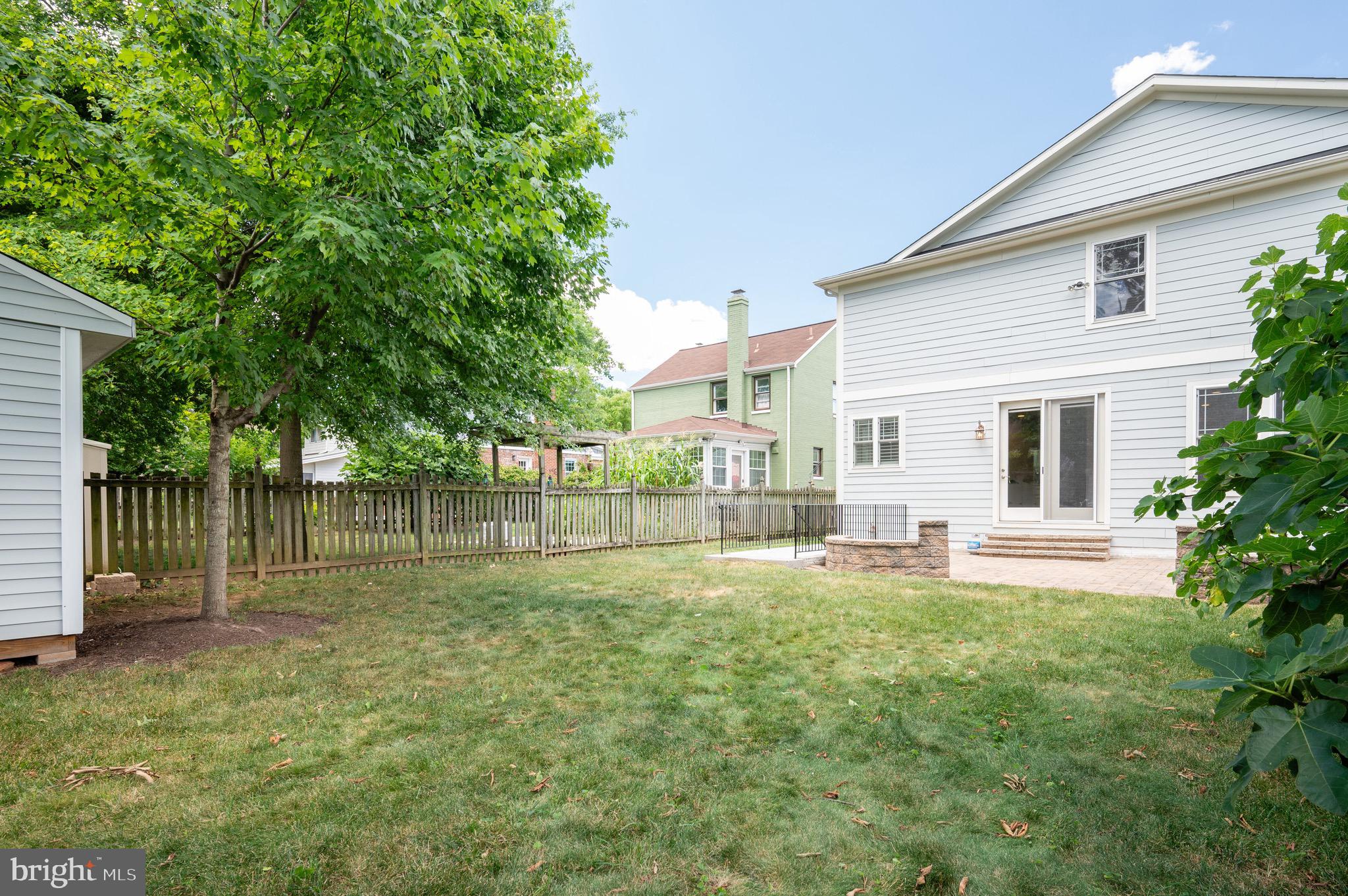419 E CUSTIS AVE