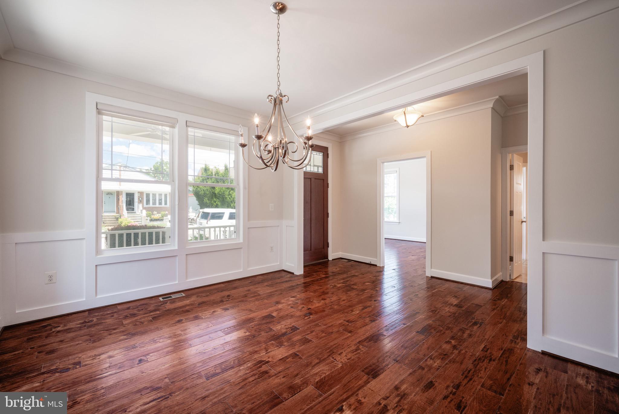 419 E CUSTIS AVE
