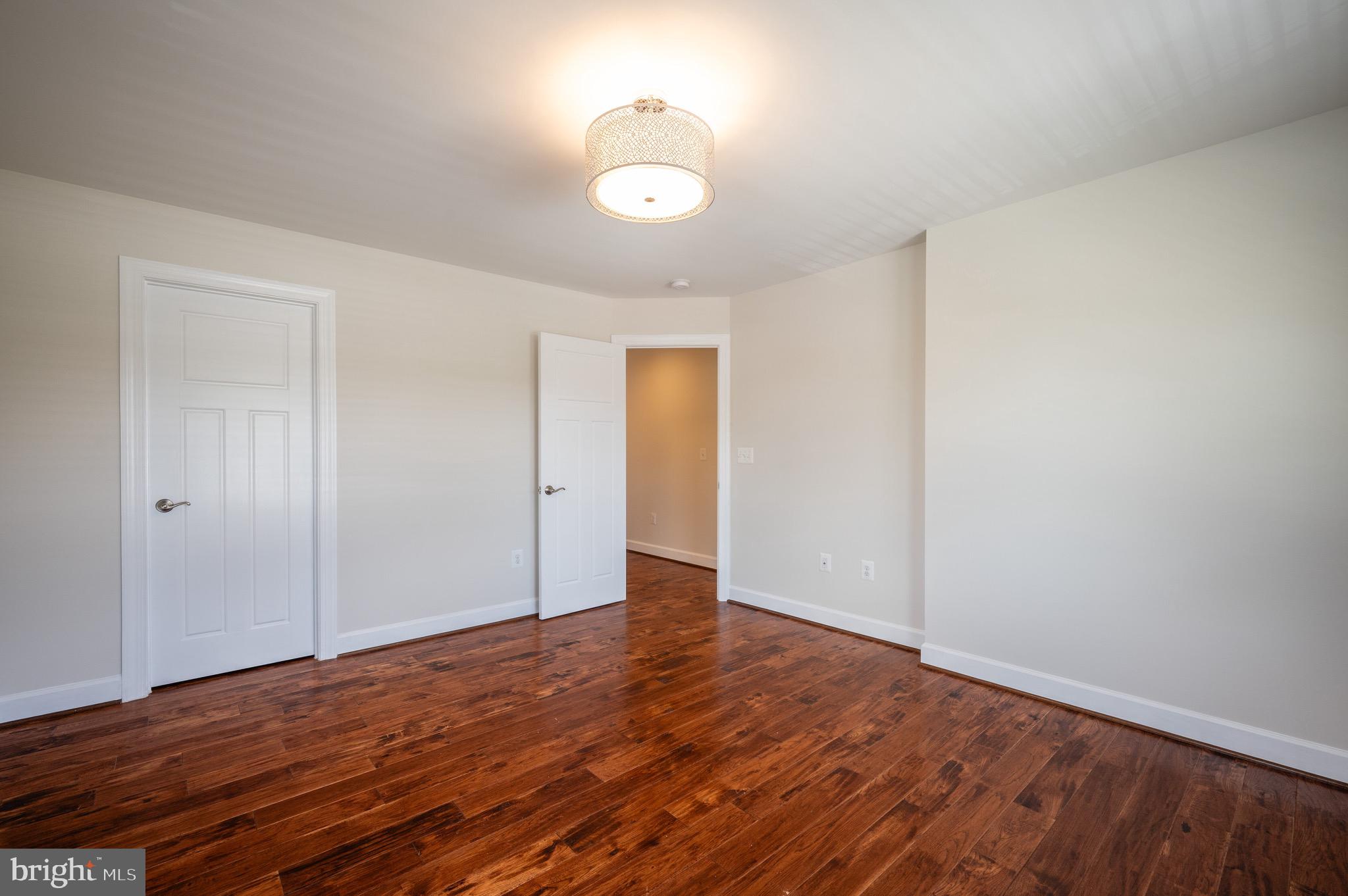 419 E CUSTIS AVE