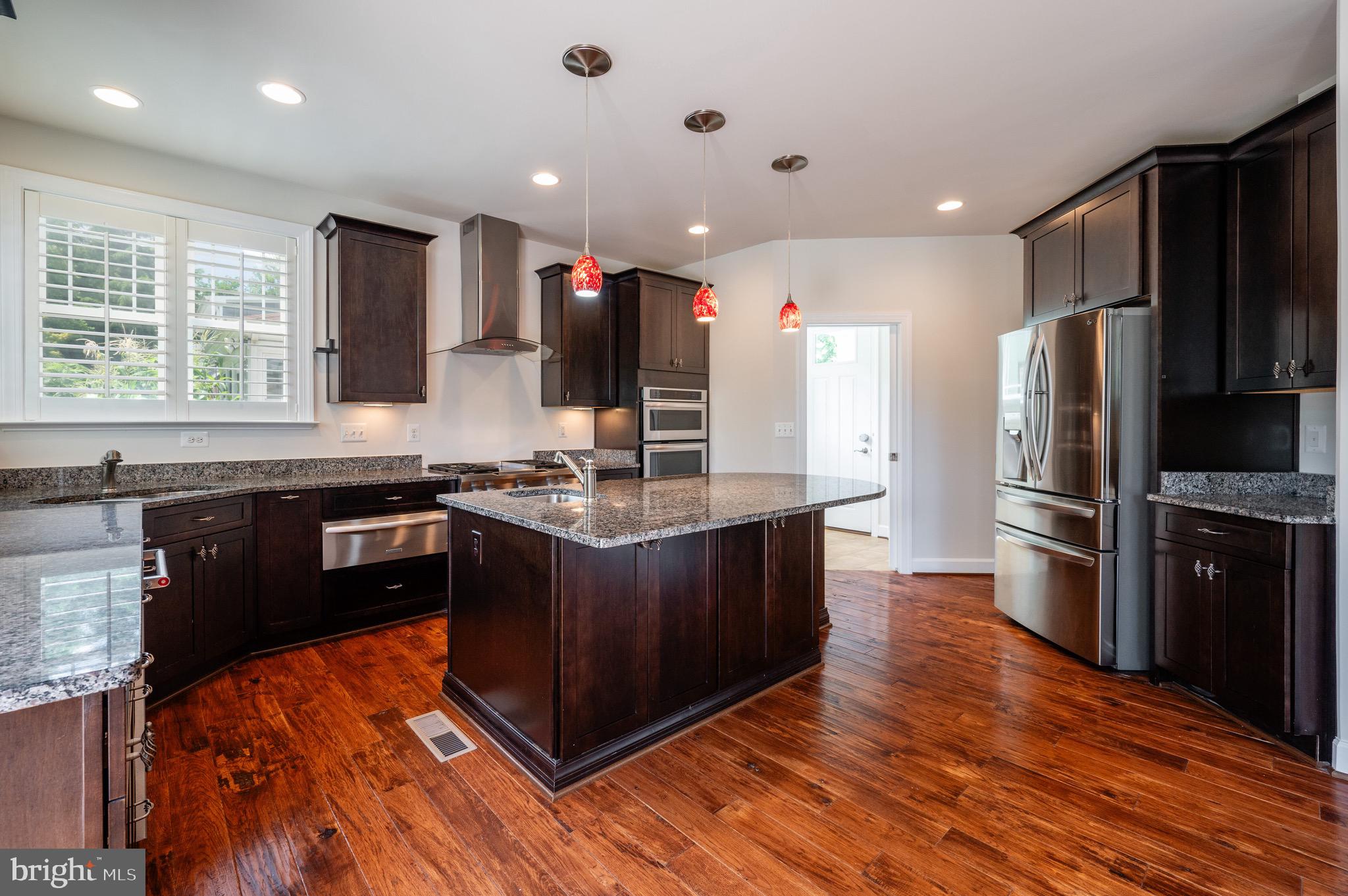 419 E CUSTIS AVE