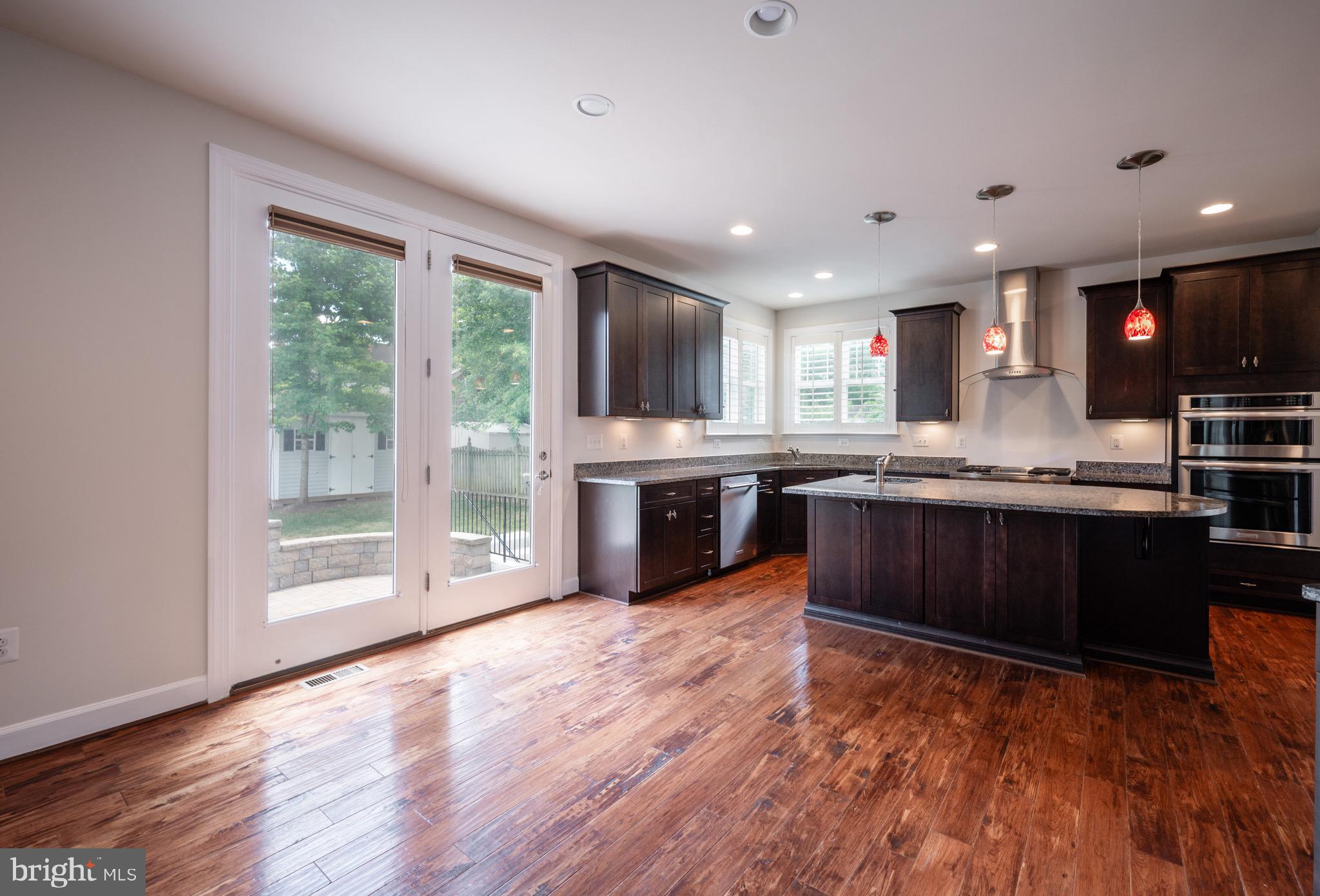 419 E CUSTIS AVE