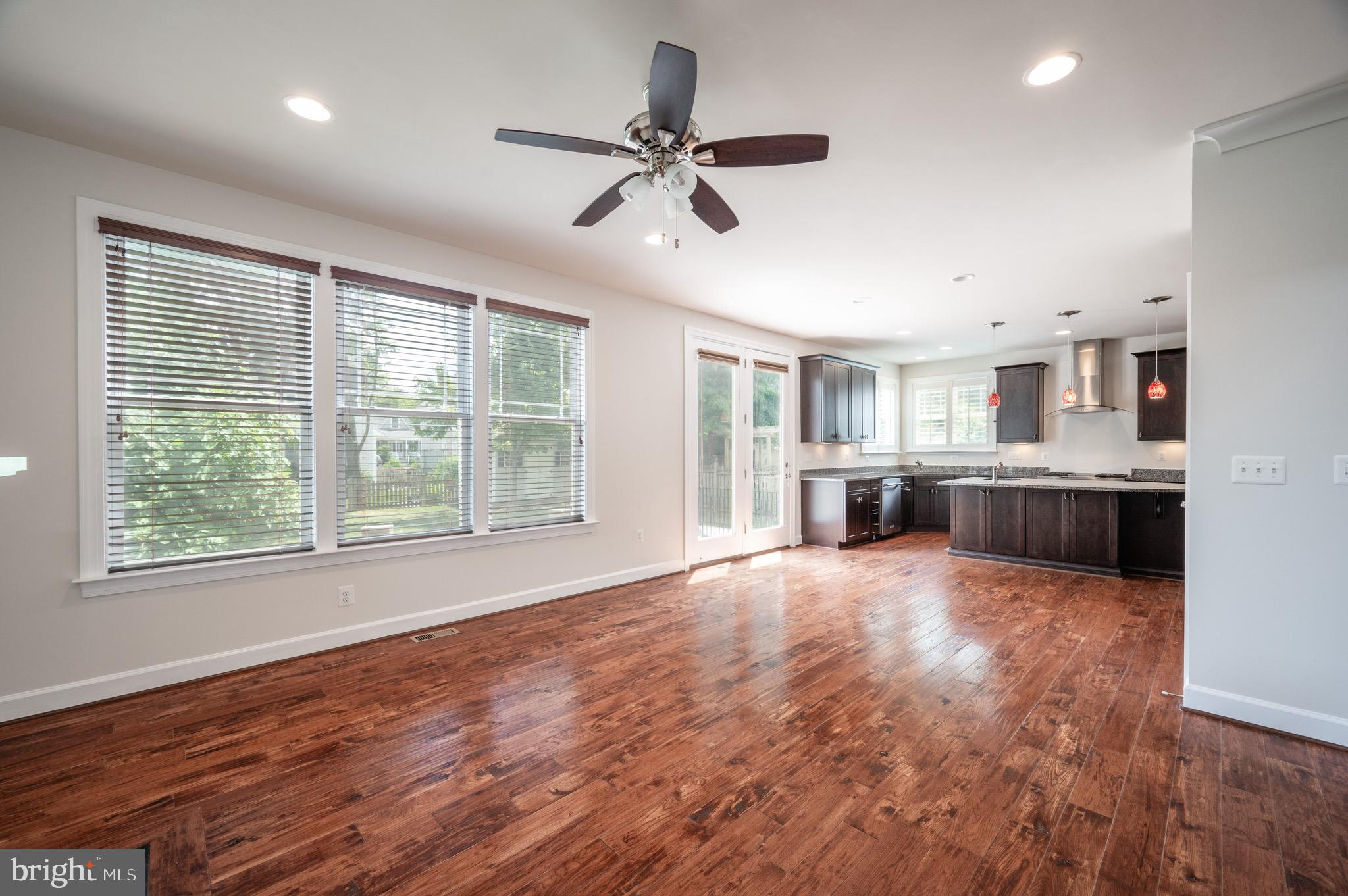 419 E CUSTIS AVE