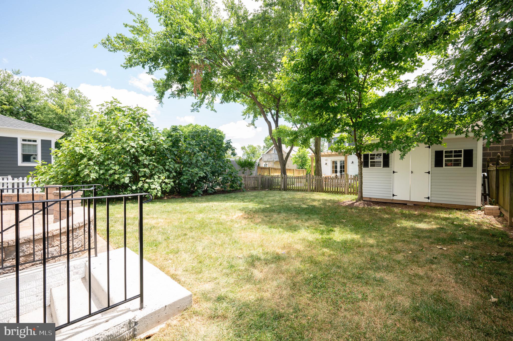 419 E CUSTIS AVE