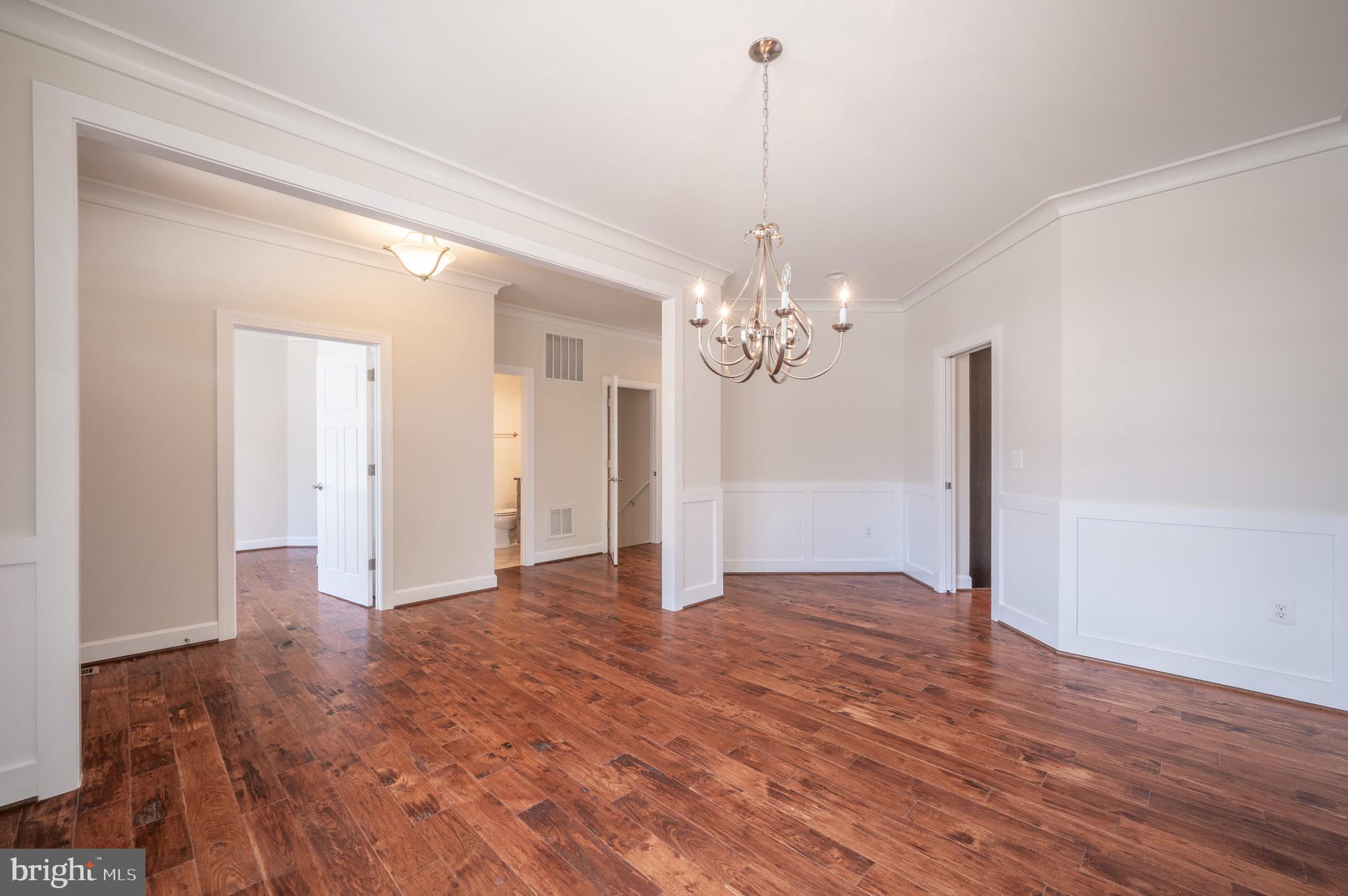 419 E CUSTIS AVE