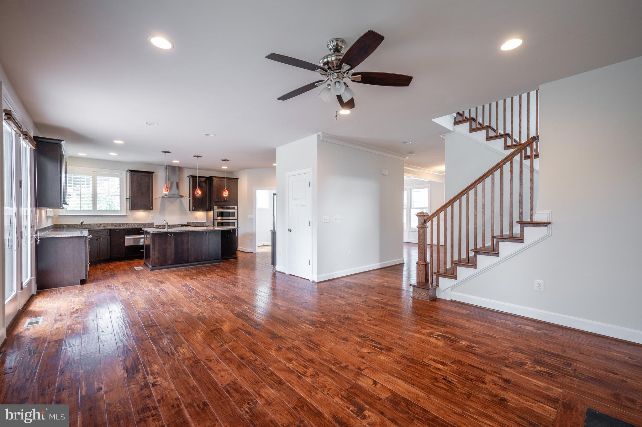 419 E CUSTIS AVE