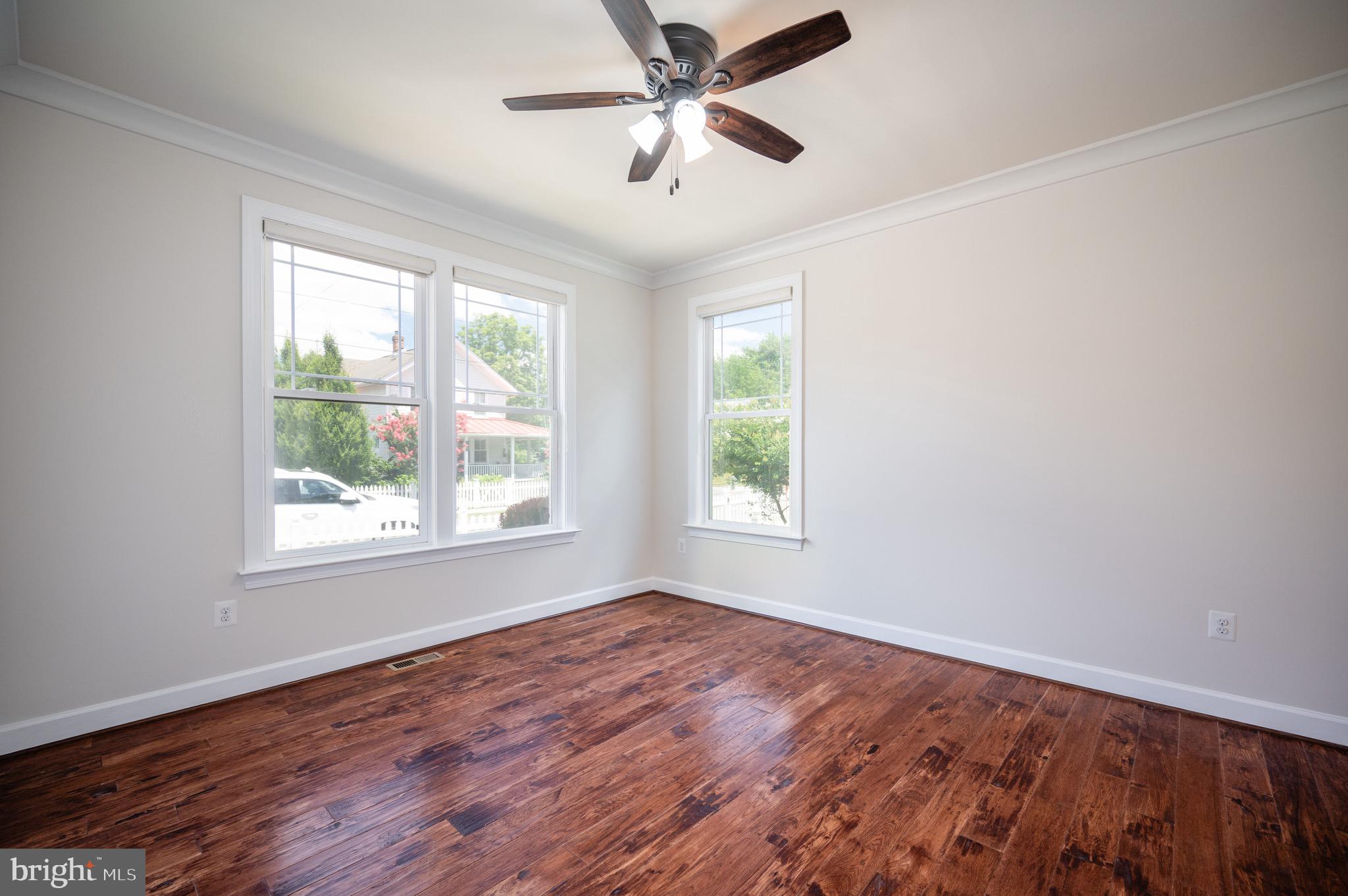 419 E CUSTIS AVE