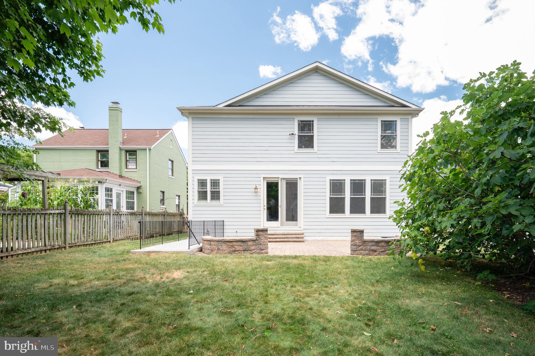 419 E CUSTIS AVE