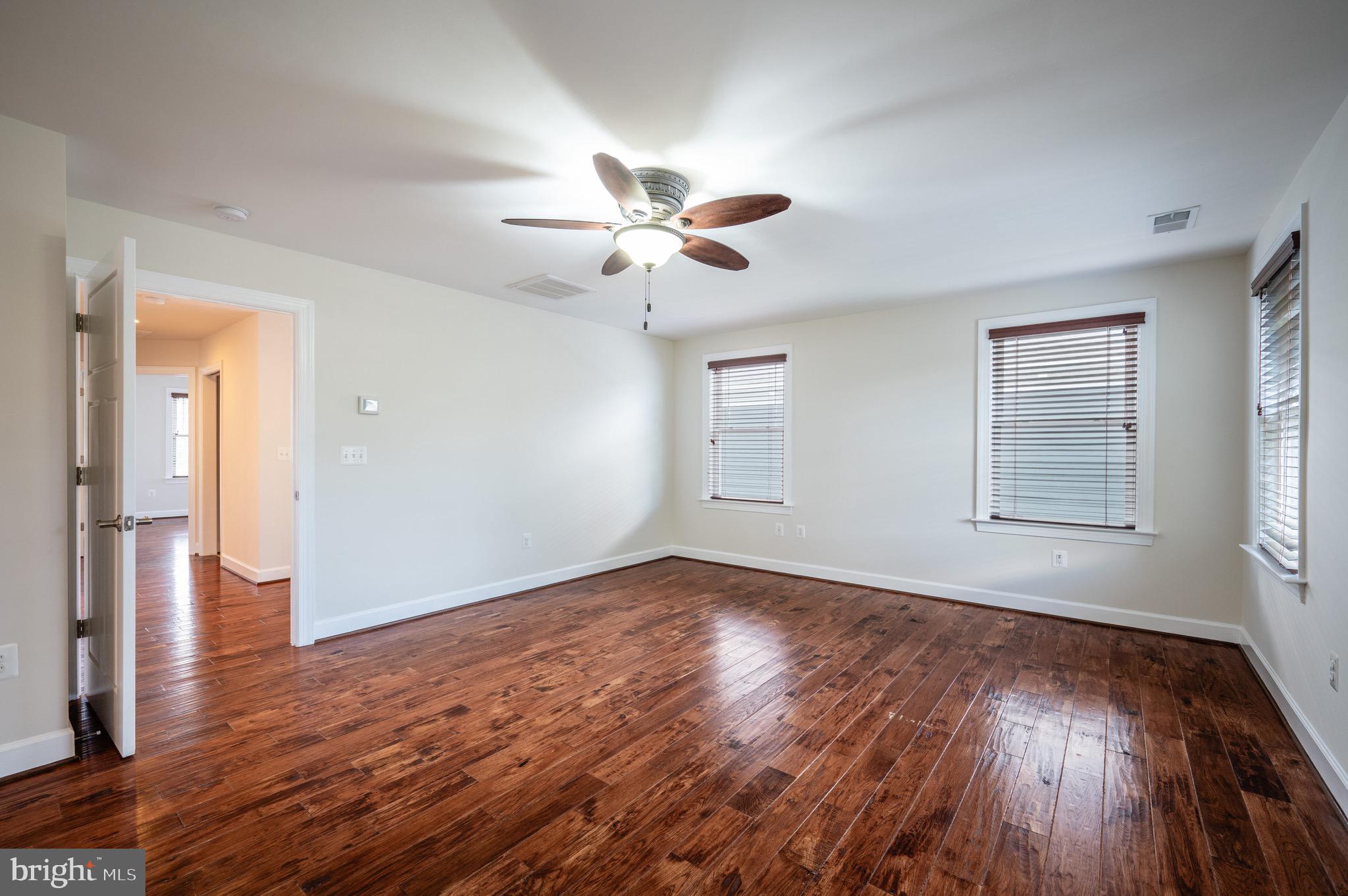 419 E CUSTIS AVE