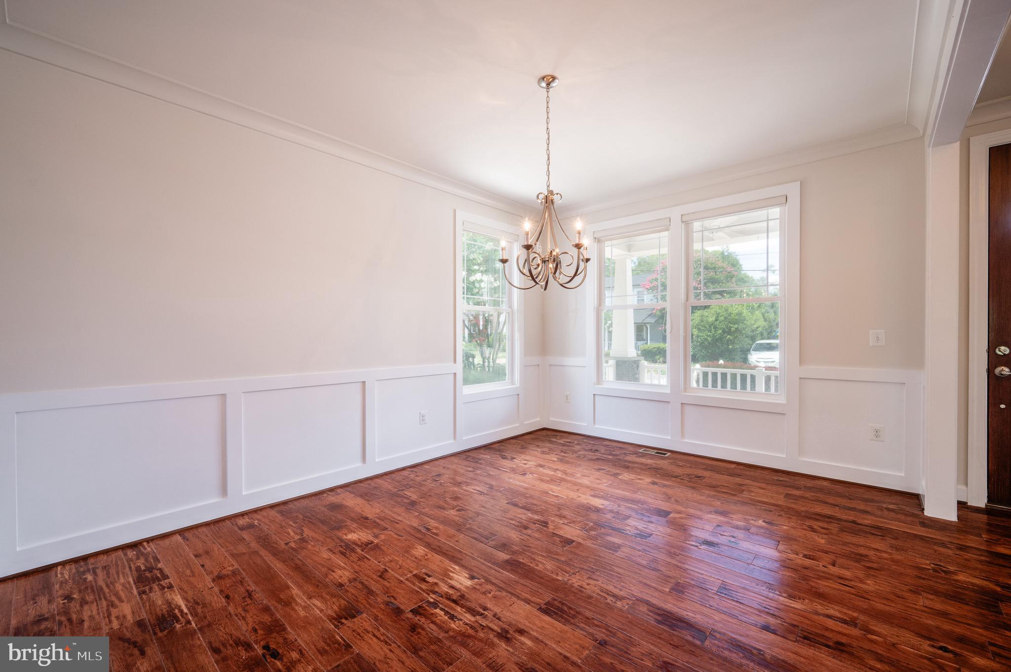419 E CUSTIS AVE