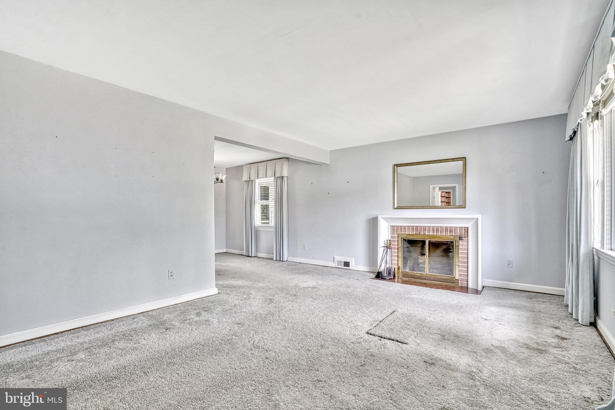 604 Crestwood Dr