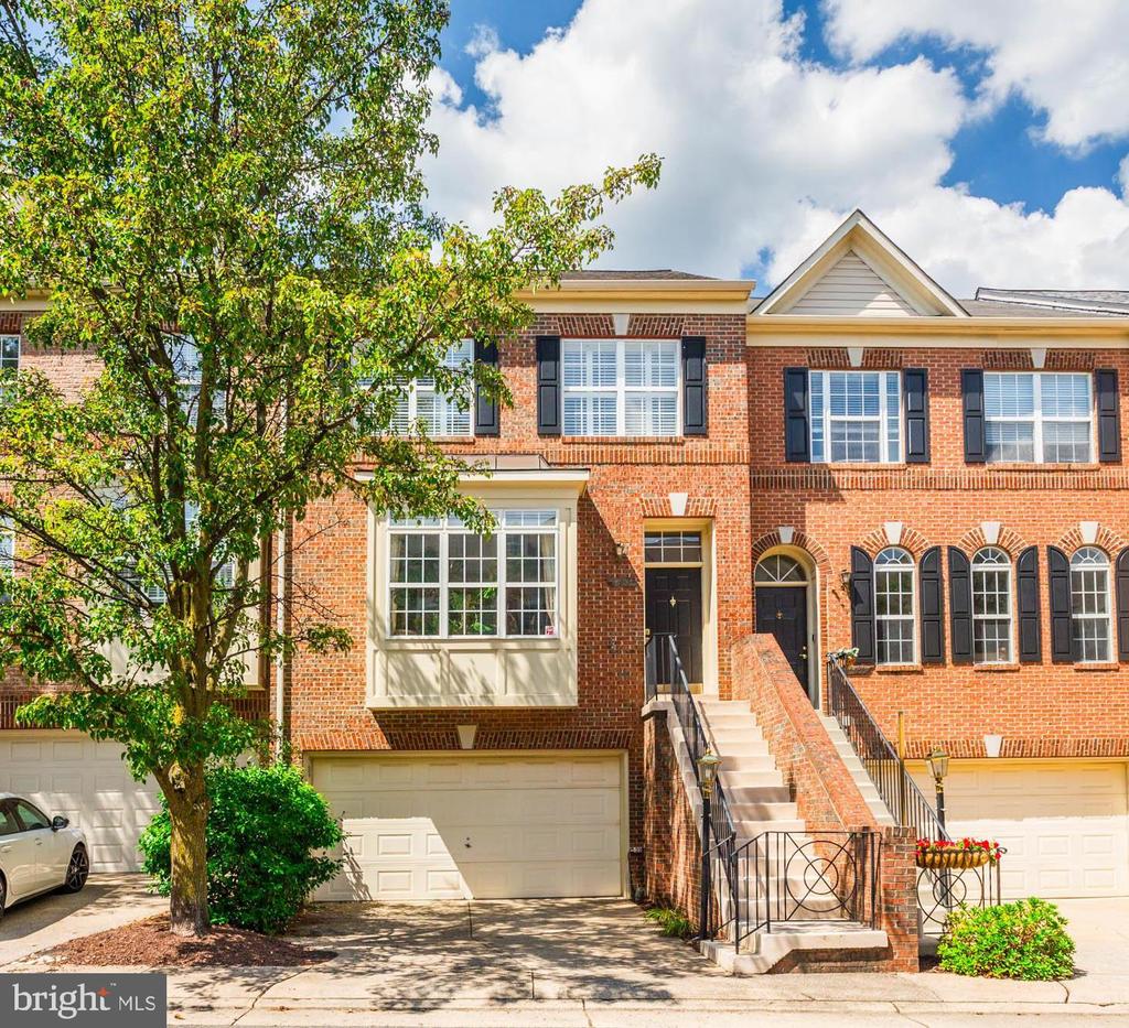 4634 Lambert Dr