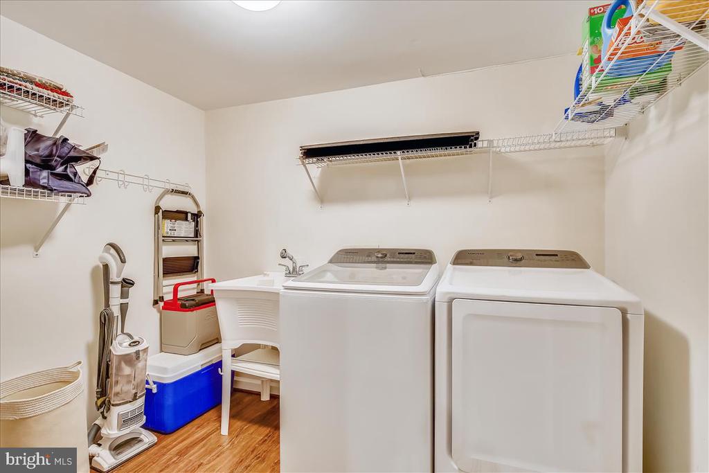 4658 KINSEY LN