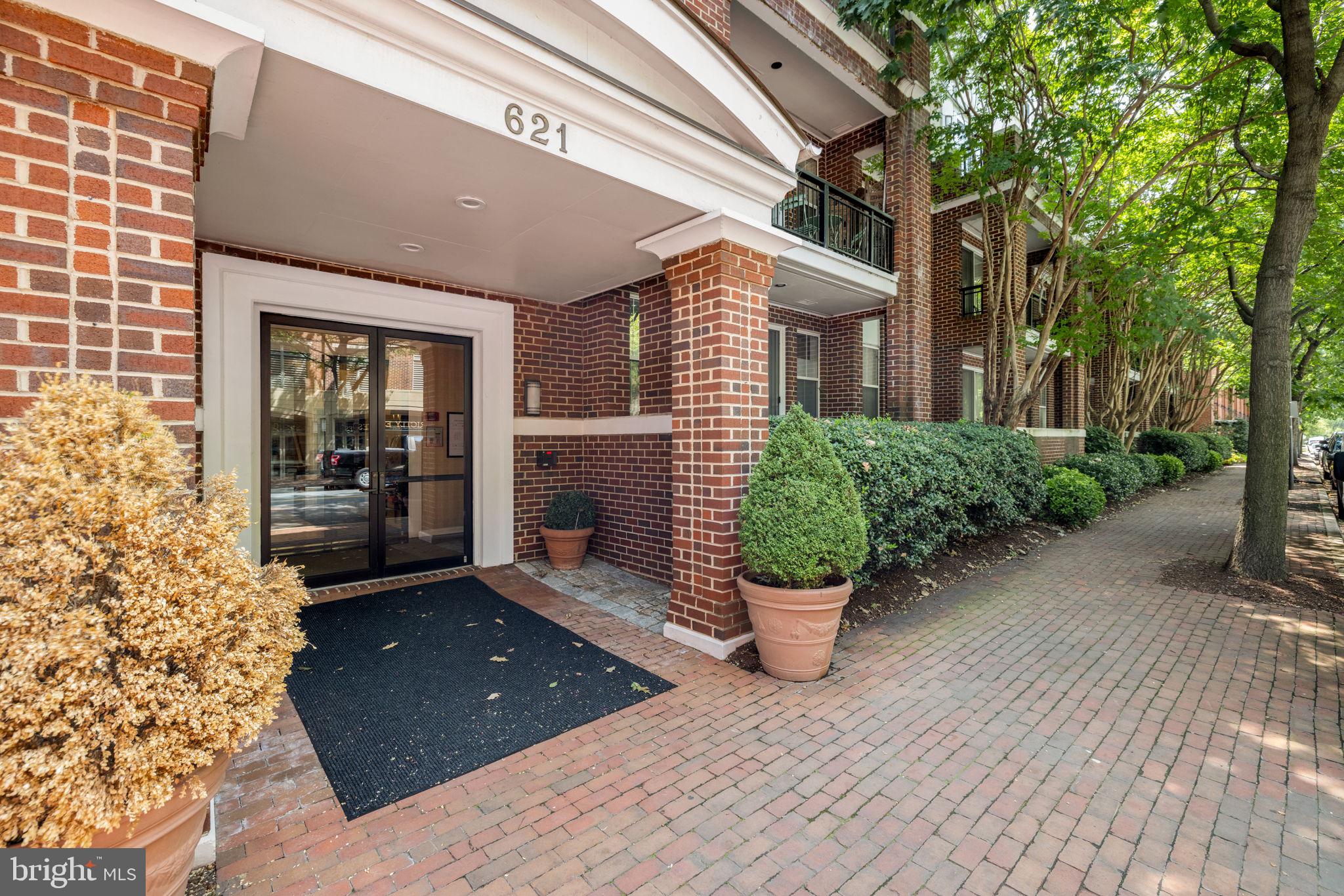 621 N Saint Asaph St #308