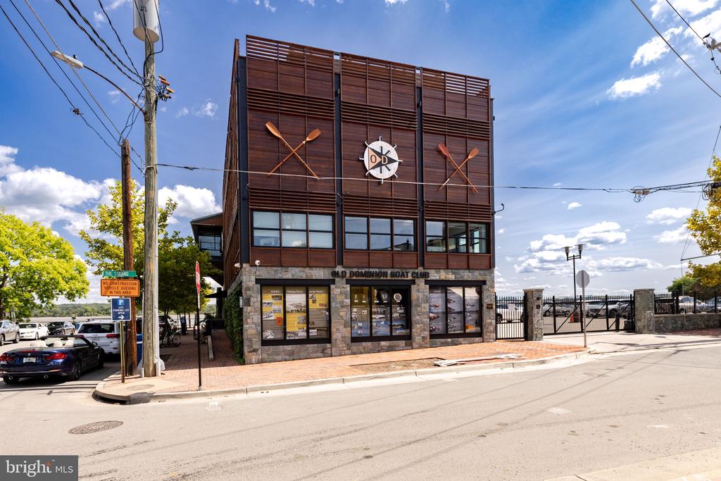621 N Saint Asaph St #308