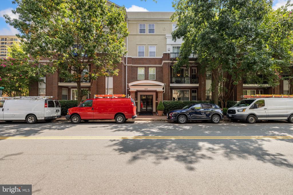 621 N Saint Asaph St #308