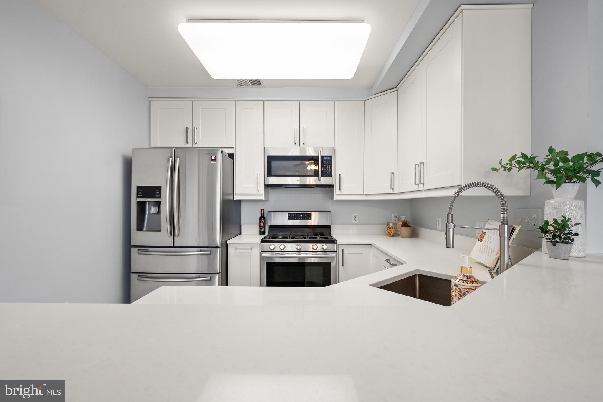 1404 Roundhouse Ln #309