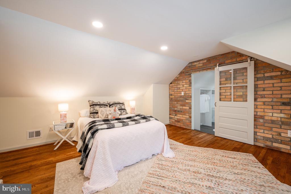 605 E Timber Branch Pkwy