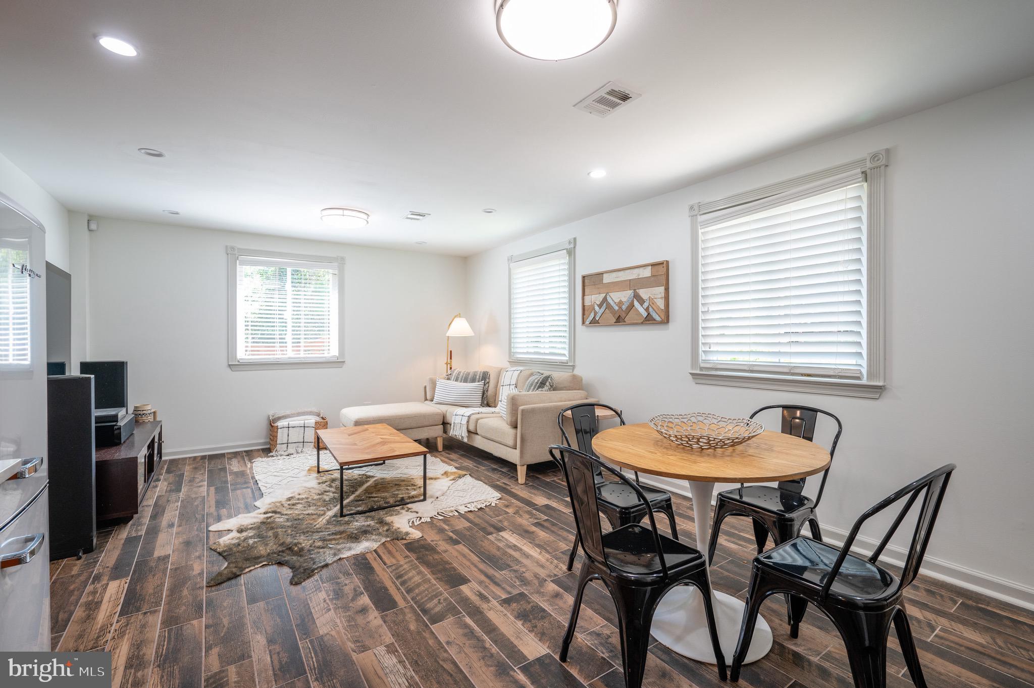 605 E Timber Branch Pkwy