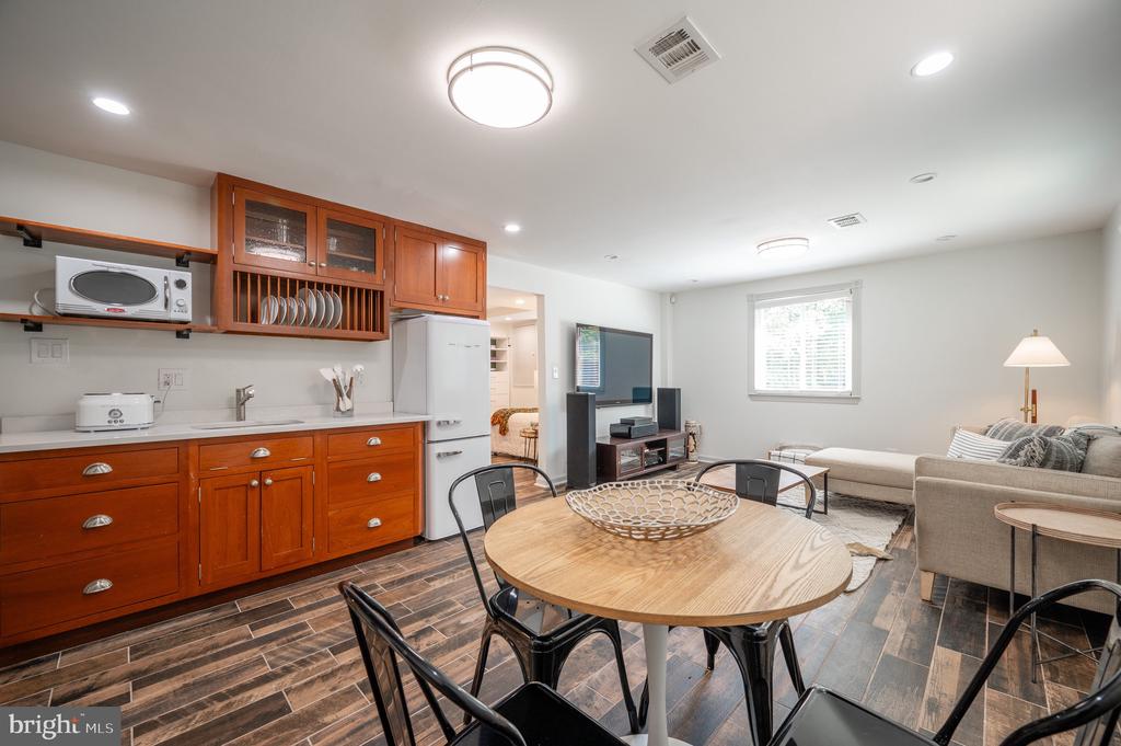 605 E Timber Branch Pkwy