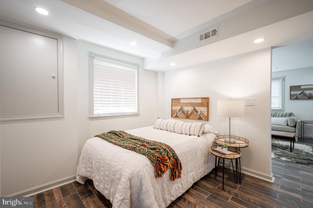 605 E Timber Branch Pkwy