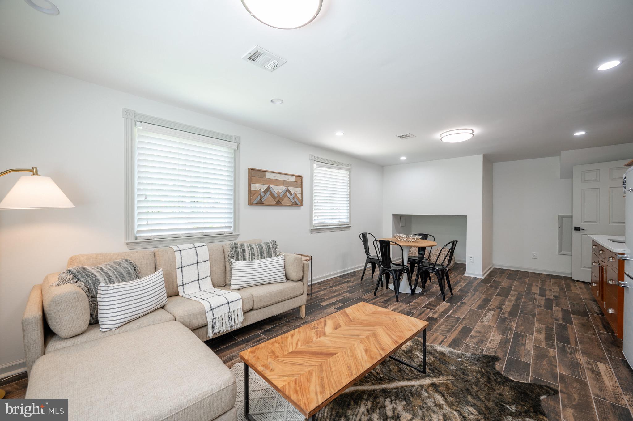 605 E Timber Branch Pkwy