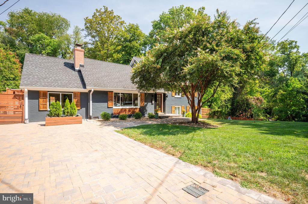 605 E Timber Branch Pkwy