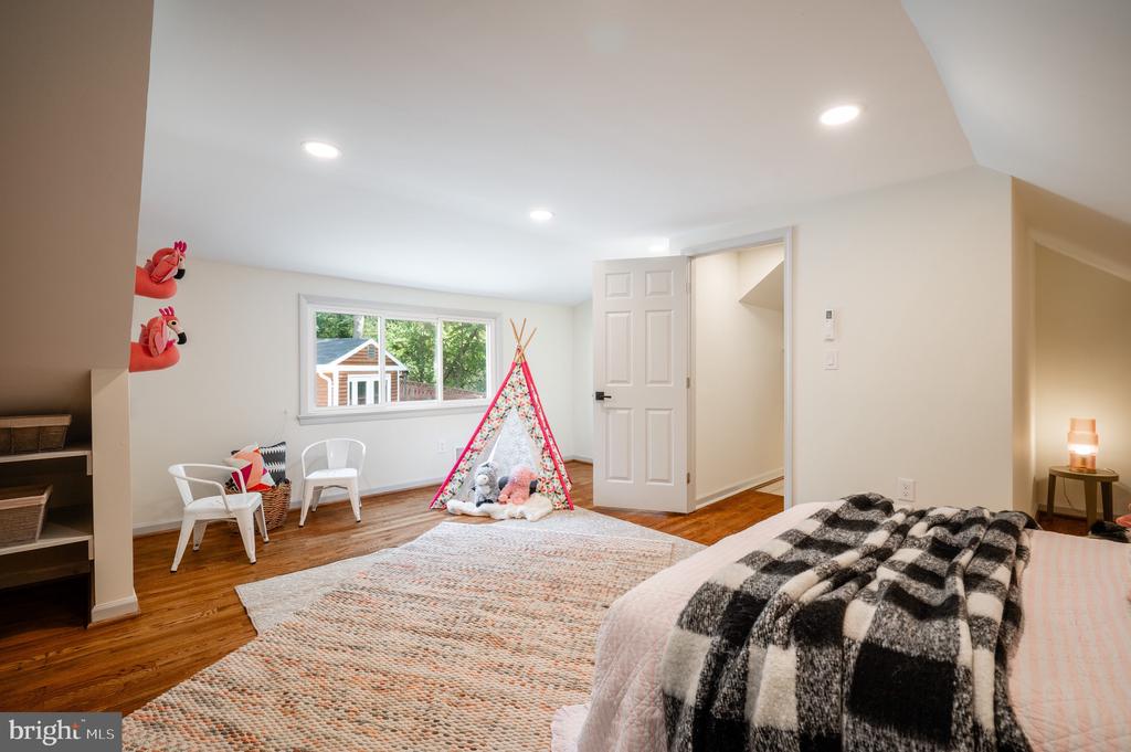 605 E Timber Branch Pkwy