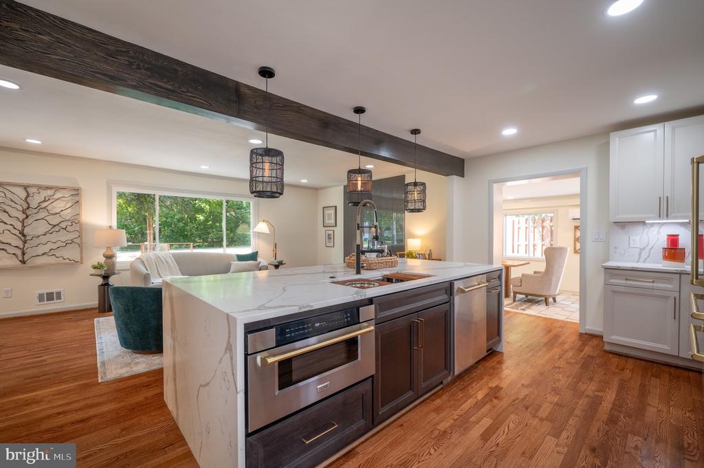 605 E Timber Branch Pkwy