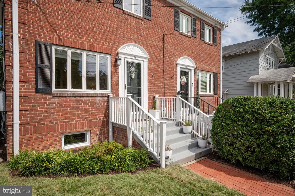 208 E Bellefonte Ave
