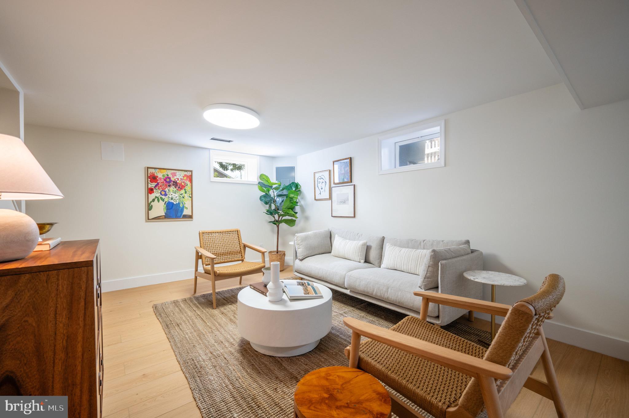 208 E Bellefonte Ave