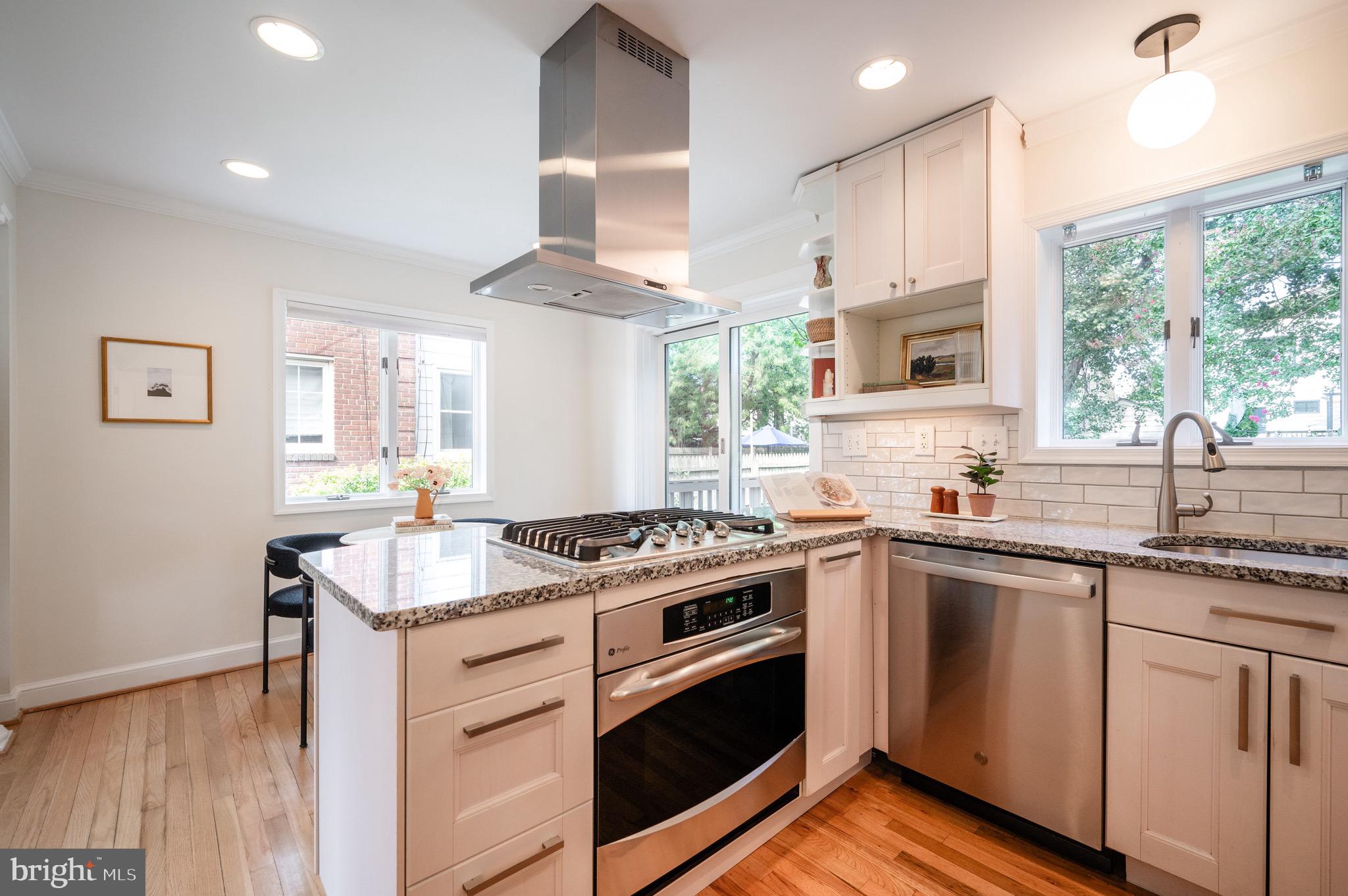208 E Bellefonte Ave
