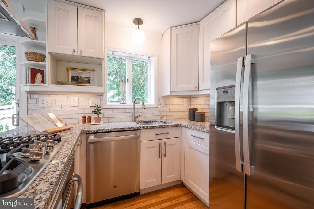 208 E Bellefonte Ave