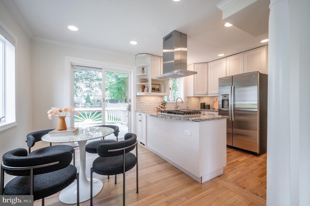 208 E Bellefonte Ave